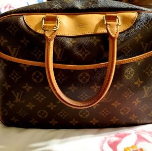 LV Deauville Authentic